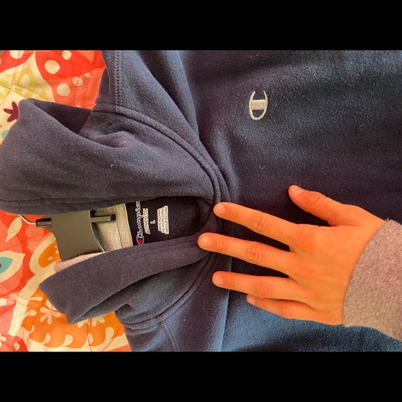 Champion sweatshirt - Picture 2 of 2